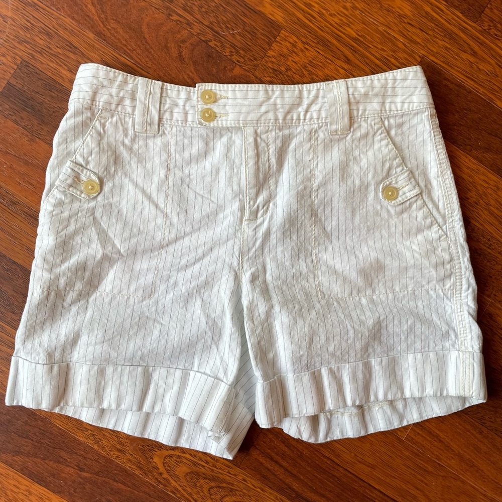 Banana Republic Size 8 Shorts White w/Black Stripe